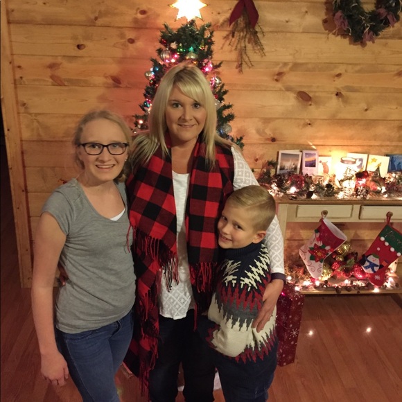 Meet your Posher, Amanda - Picture 2 of 7